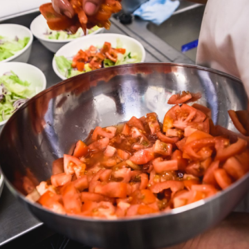 How We Source Fresh Ingredients at Chicago Halal Caterers