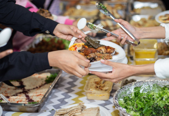 How Early Should You Book a Halal Caterer in Chicago?