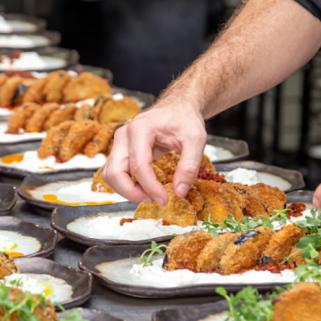 How to Build a Custom Halal Catering Menu for Chicago Events