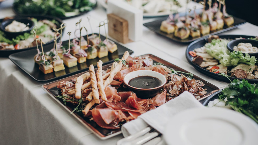How to Plan Halal Catering for Any Event Size in Chicago