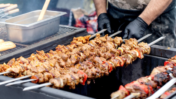 Summer Outdoor Halal Catering Tips in Chicago