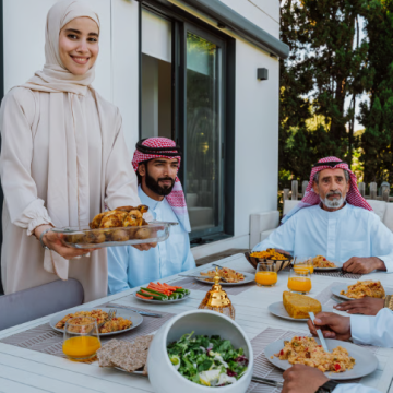 Why Halal Caterers Matter for Chicago Events